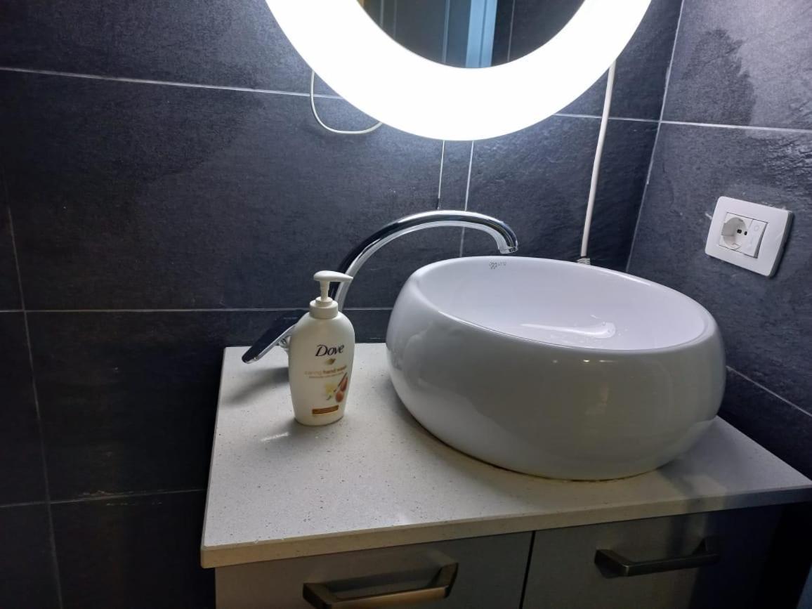Penthouse Rooms & Aparts Тирана Екстер'єр фото
