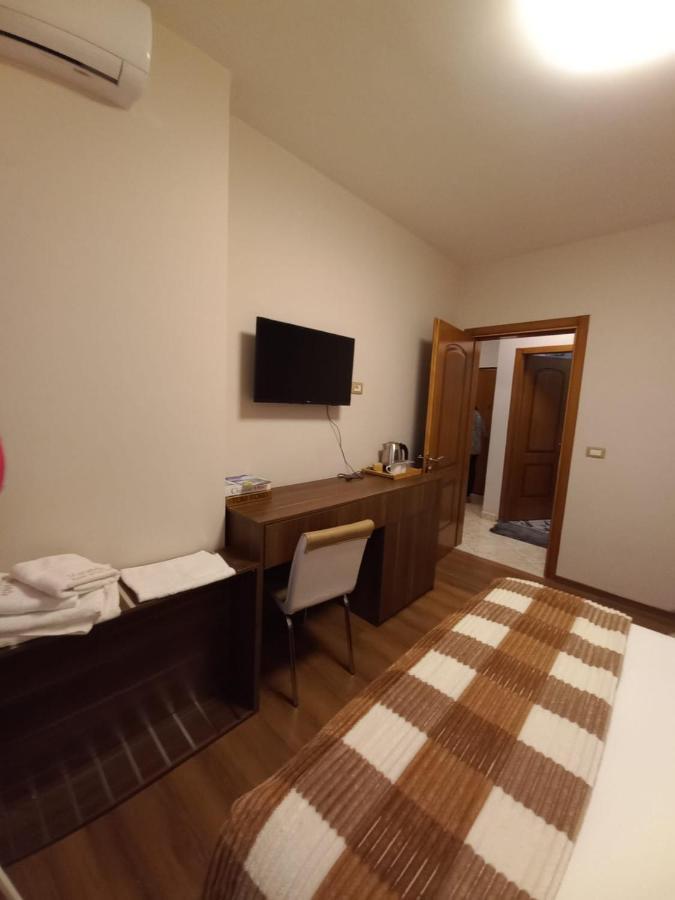Penthouse Rooms & Aparts Тирана Екстер'єр фото