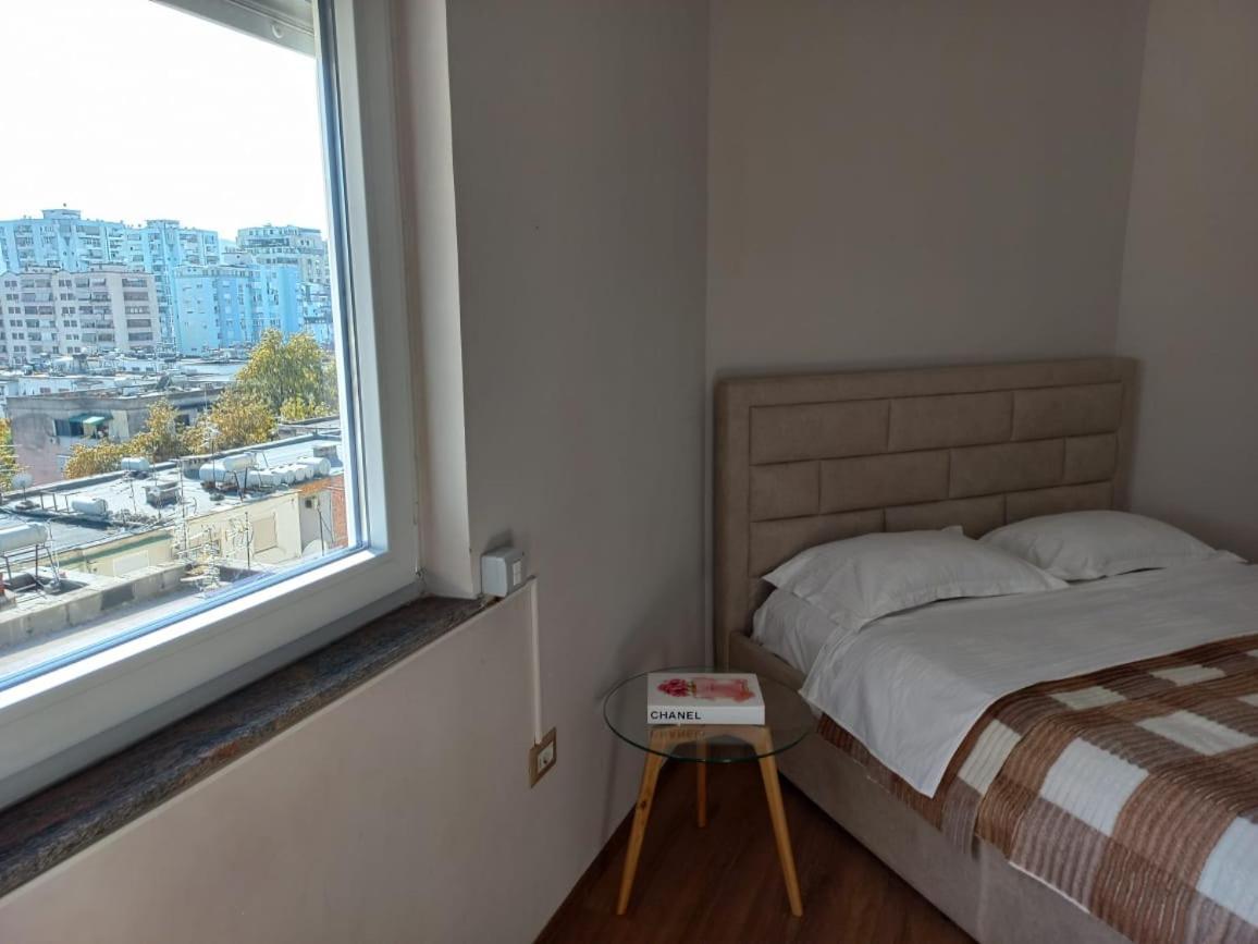 Penthouse Rooms & Aparts Тирана Екстер'єр фото