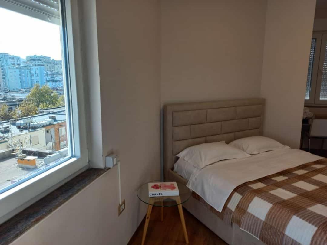 Penthouse Rooms & Aparts Тирана Екстер'єр фото
