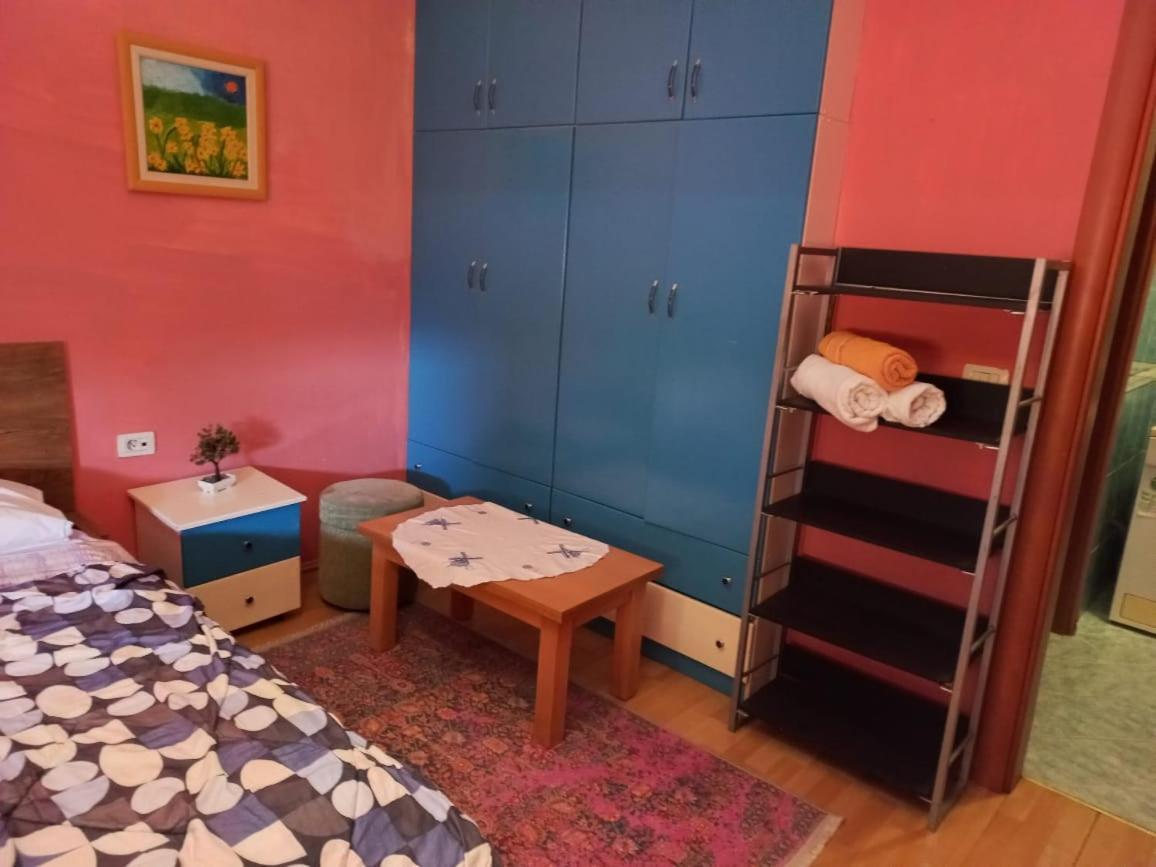 Penthouse Rooms & Aparts Тирана Екстер'єр фото