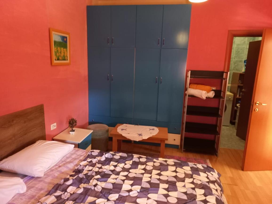 Penthouse Rooms & Aparts Тирана Екстер'єр фото