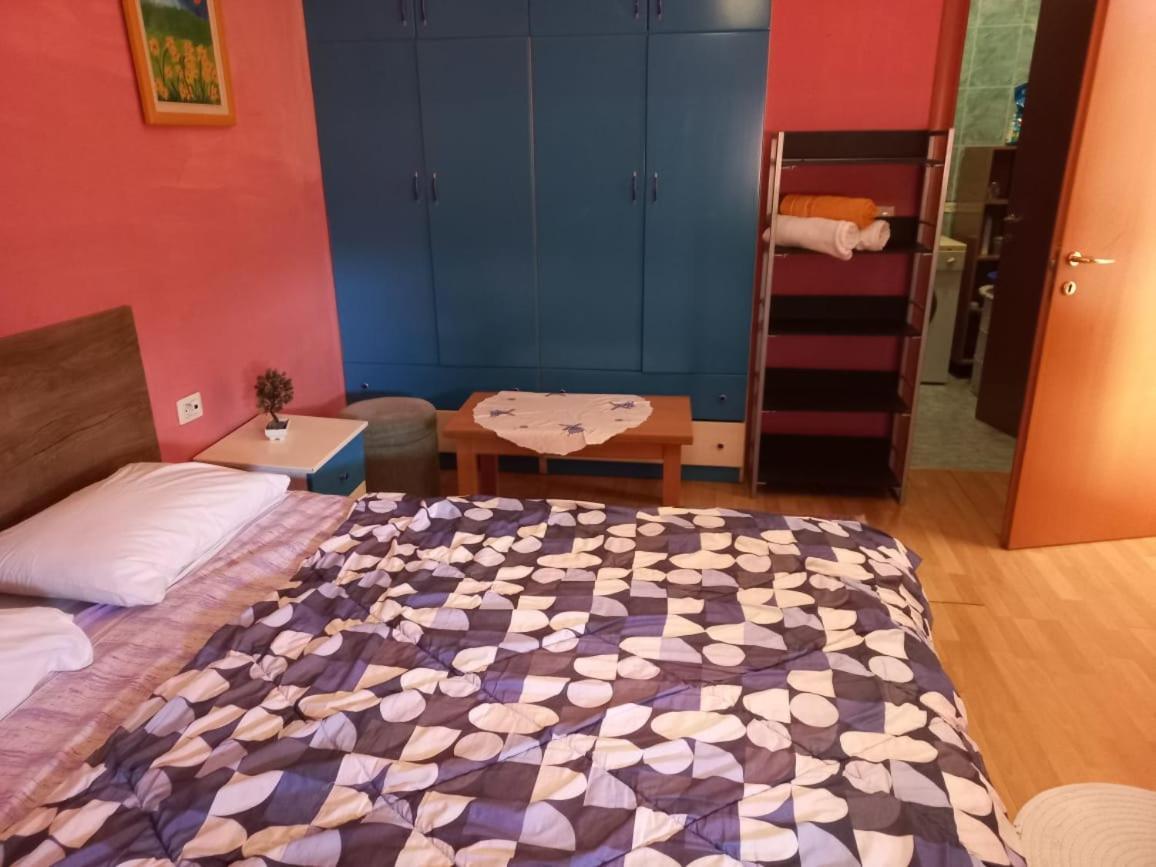 Penthouse Rooms & Aparts Тирана Екстер'єр фото