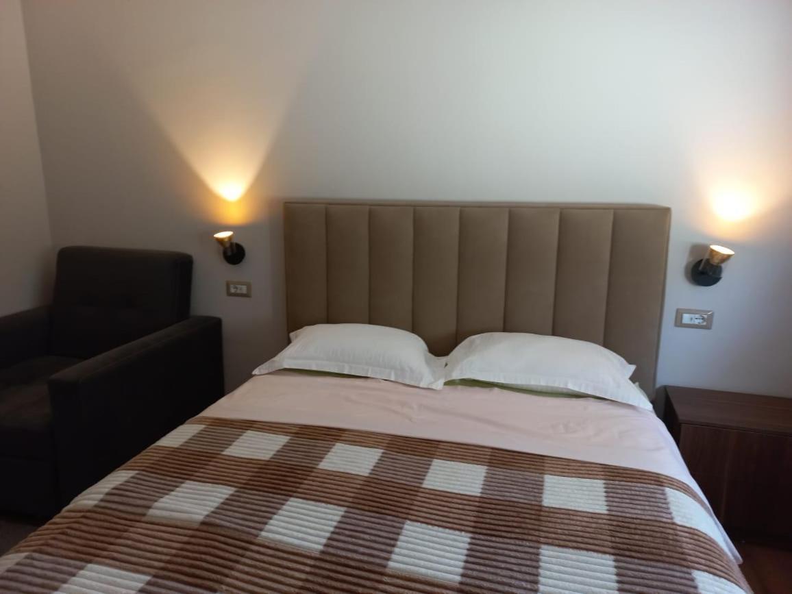 Penthouse Rooms & Aparts Тирана Екстер'єр фото