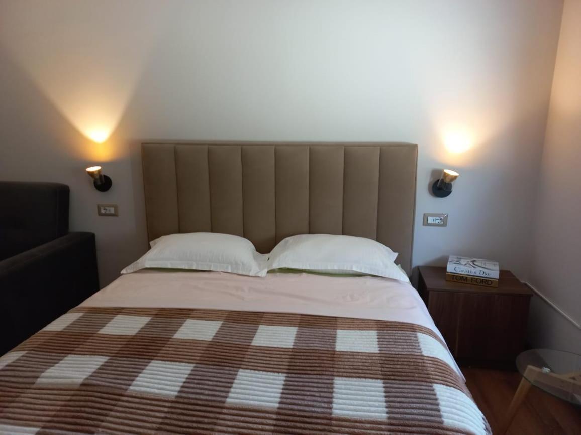 Penthouse Rooms & Aparts Тирана Екстер'єр фото