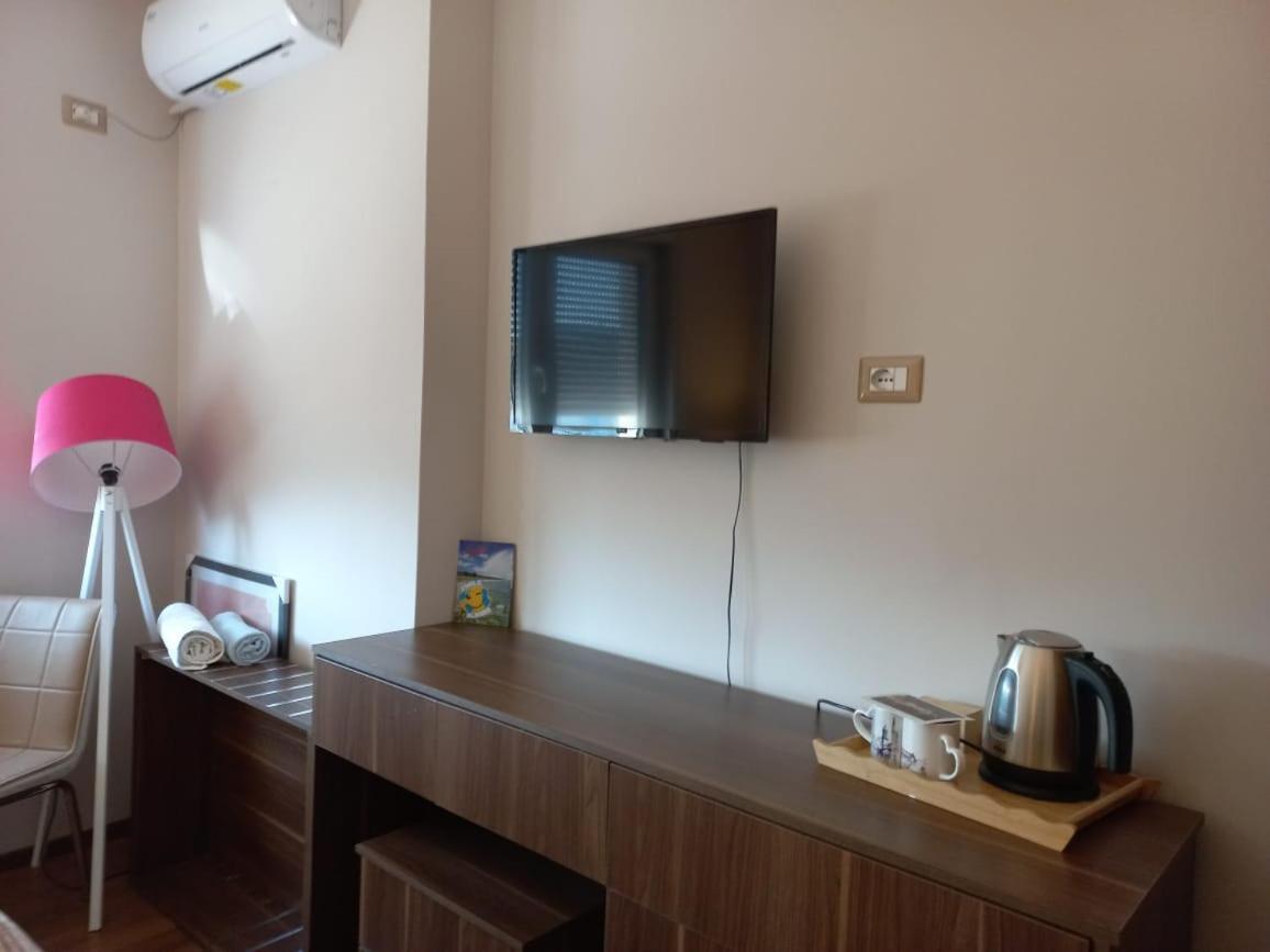 Penthouse Rooms & Aparts Тирана Екстер'єр фото