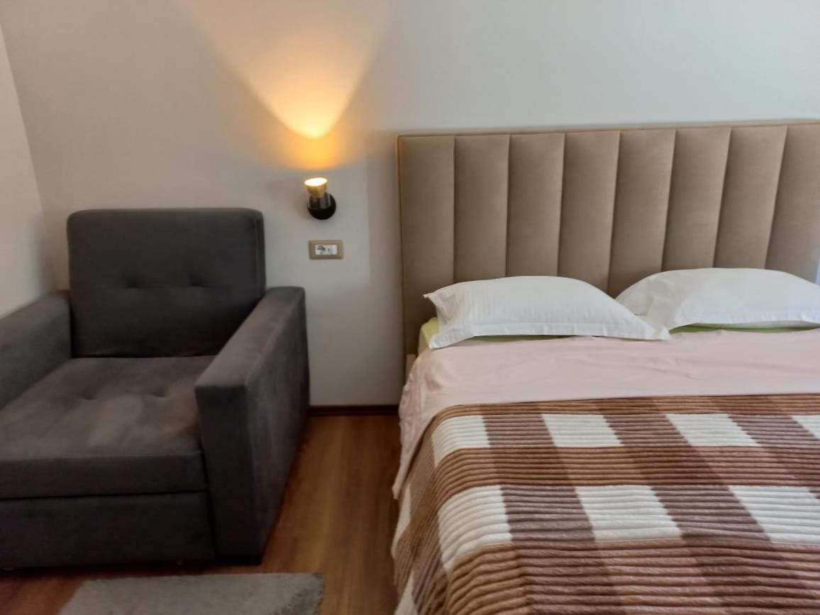 Penthouse Rooms & Aparts Тирана Екстер'єр фото