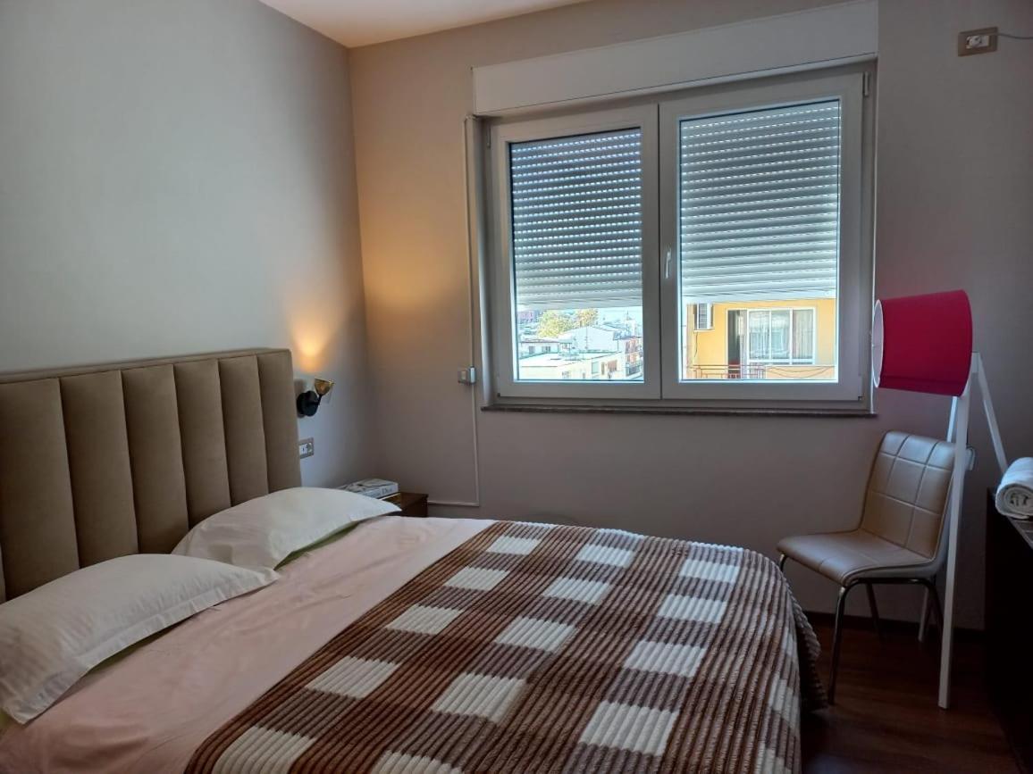 Penthouse Rooms & Aparts Тирана Екстер'єр фото